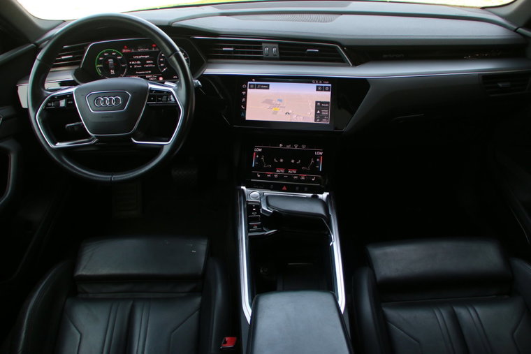Vehicle Image 12