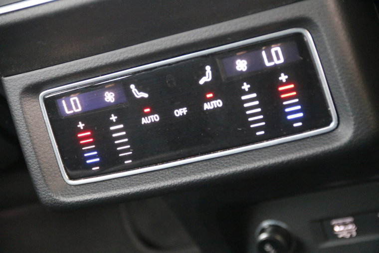Vehicle Image 28