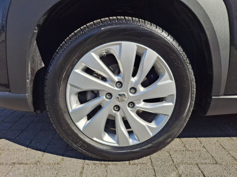 Vehicle Image 30