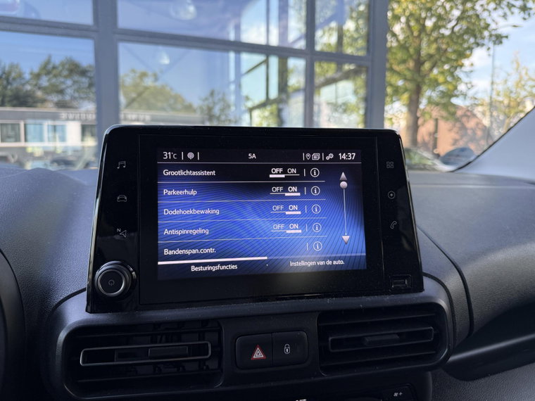 Vehicle Image 23
