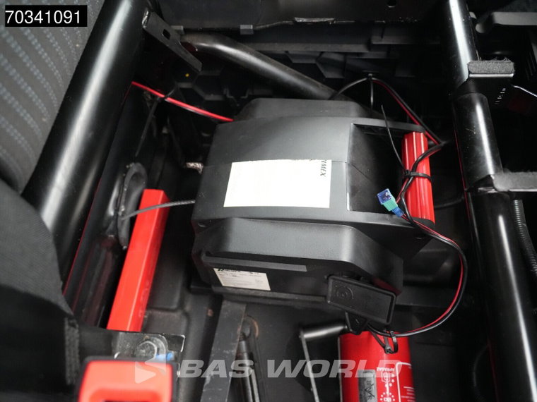 Vehicle Image 35