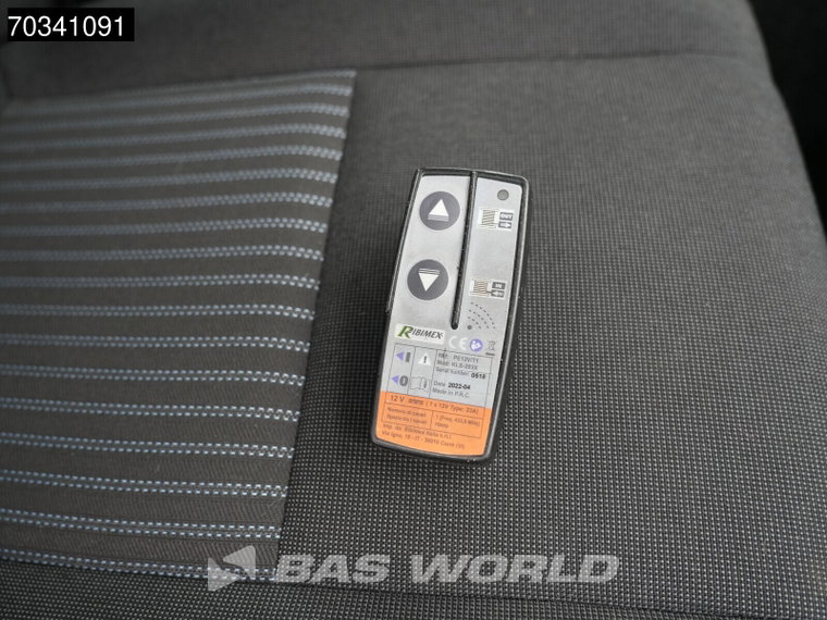Vehicle Image 37