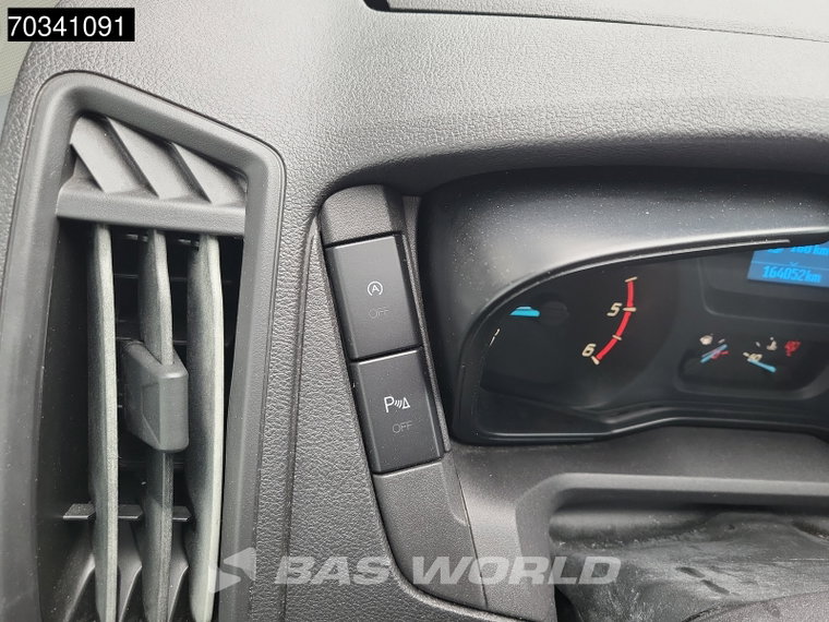 Vehicle Image 38