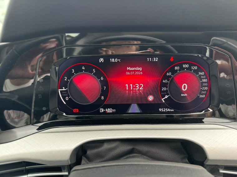 Vehicle Image 32