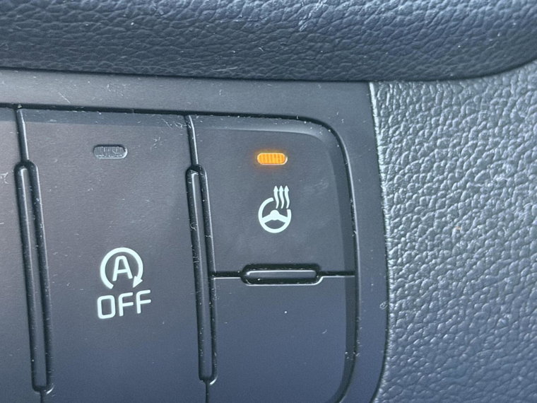 Vehicle Image 28