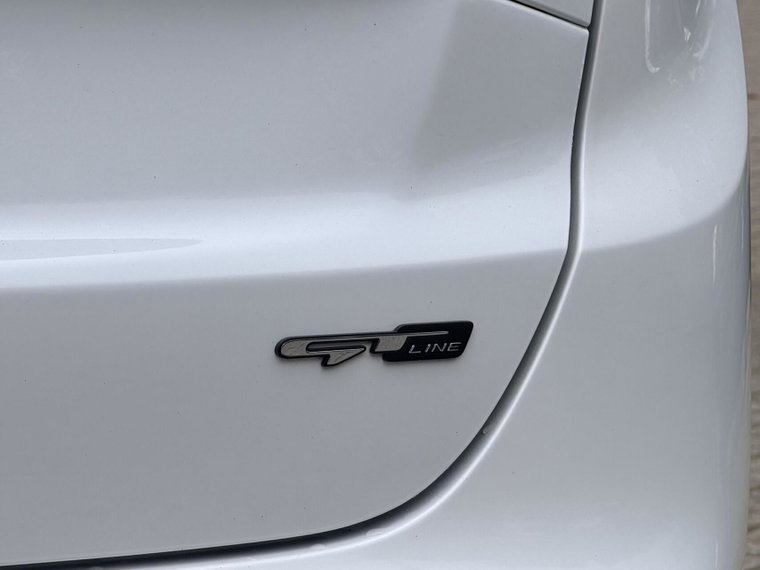 Vehicle Image 32