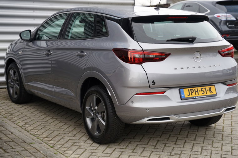 Vehicle Image 8