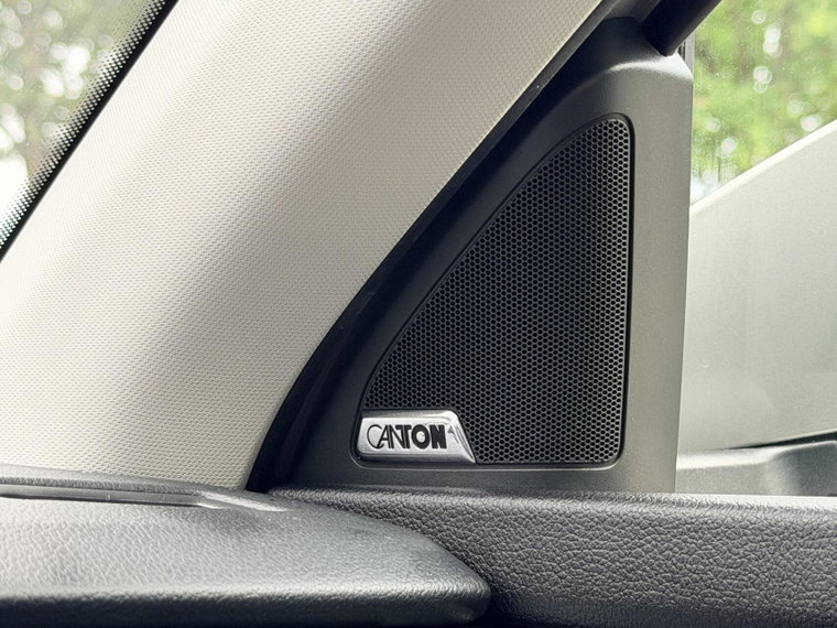 Vehicle Image 36