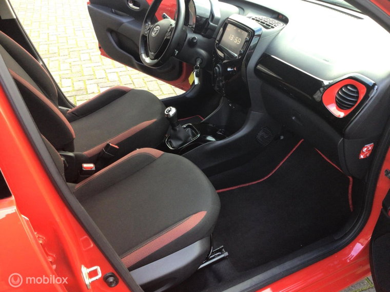 Vehicle Image 15