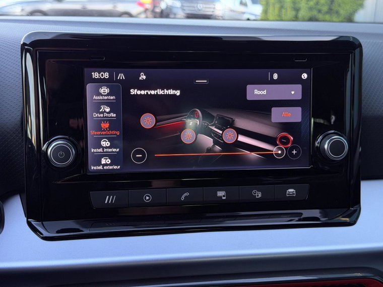 Vehicle Image 32