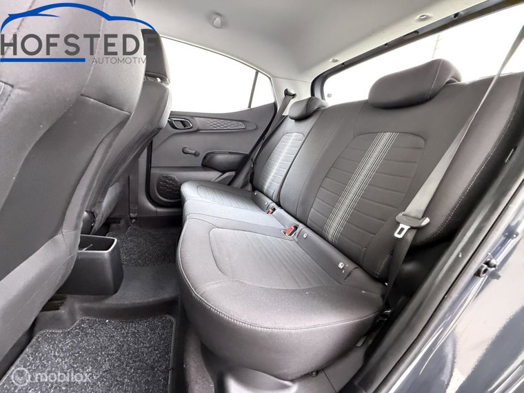 Vehicle Image 16