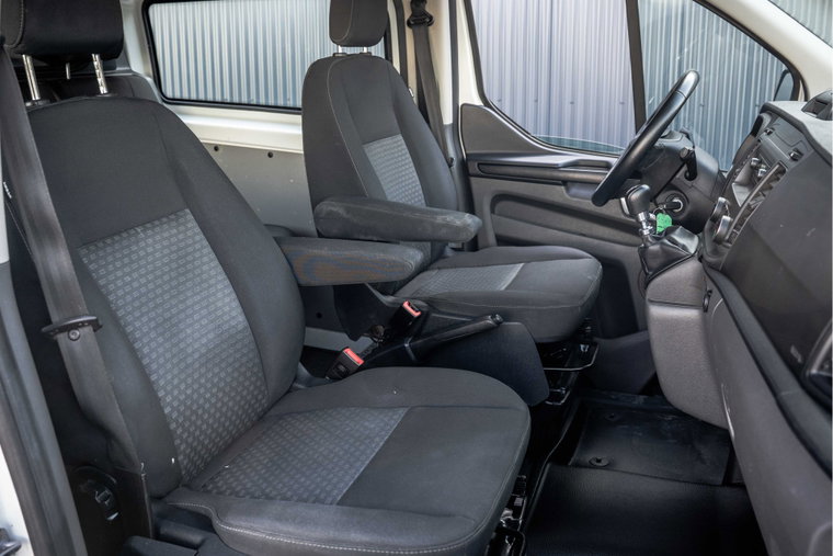 Vehicle Image 13