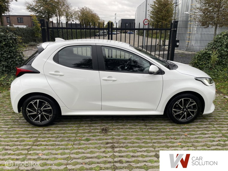 Vehicle Image 6