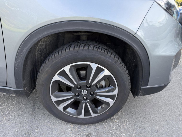 Vehicle Image 15