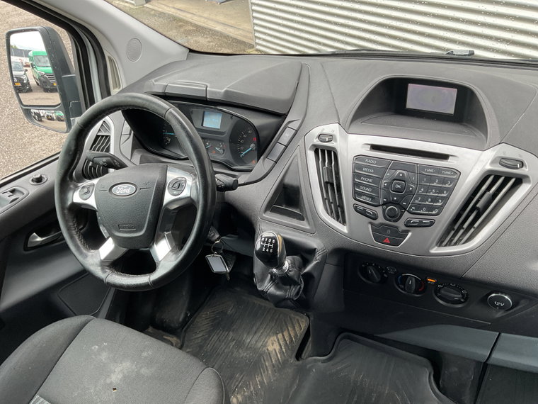 Vehicle Image 12