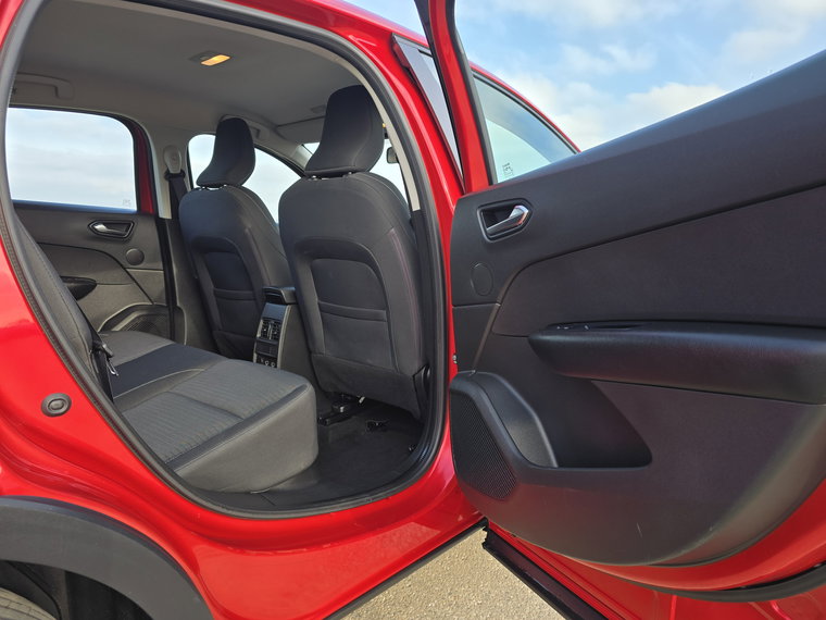 Vehicle Image 32
