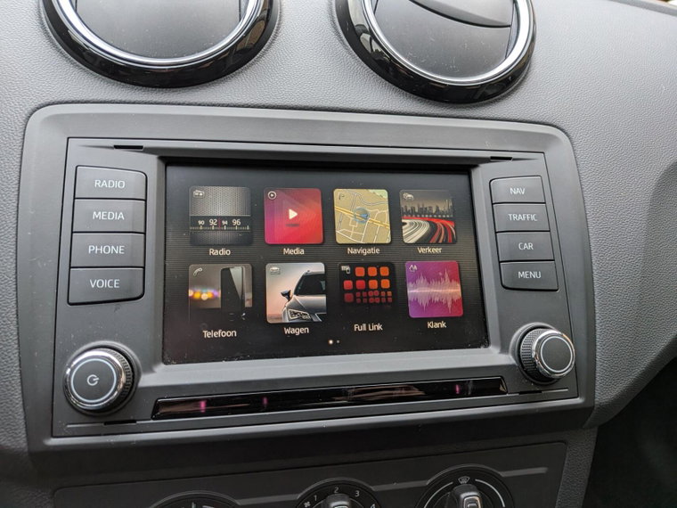 Vehicle Image 12