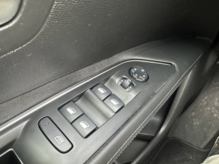 Vehicle Image 28