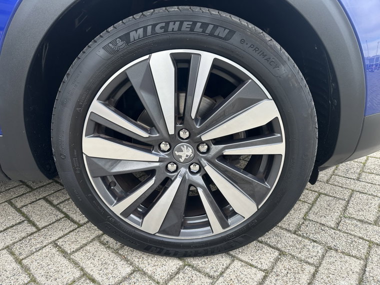 Vehicle Image 32