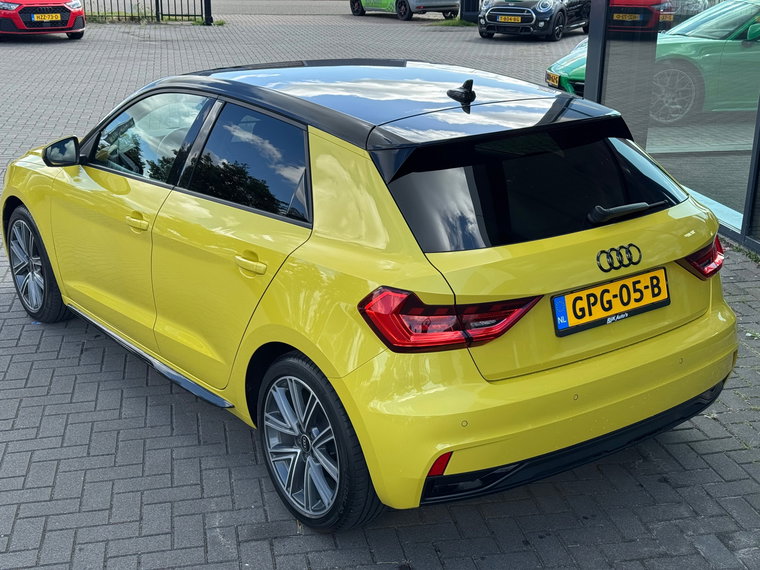 Vehicle Image 42
