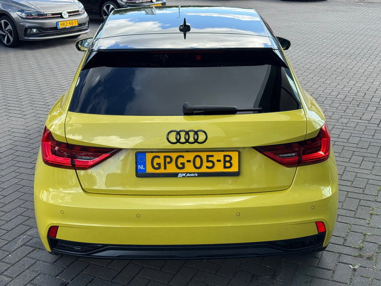 Vehicle Image 43