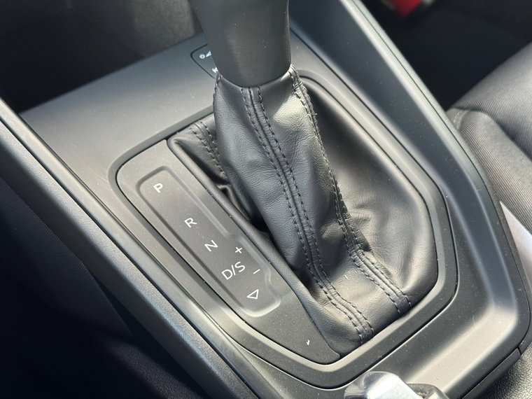 Vehicle Image 52