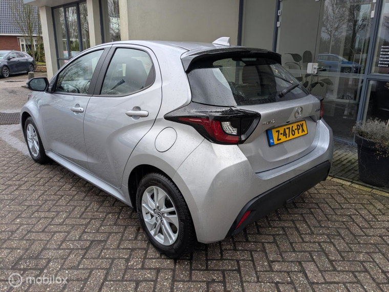 Vehicle Image 5