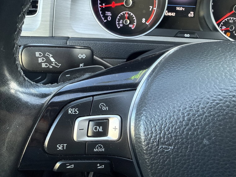 Vehicle Image 32