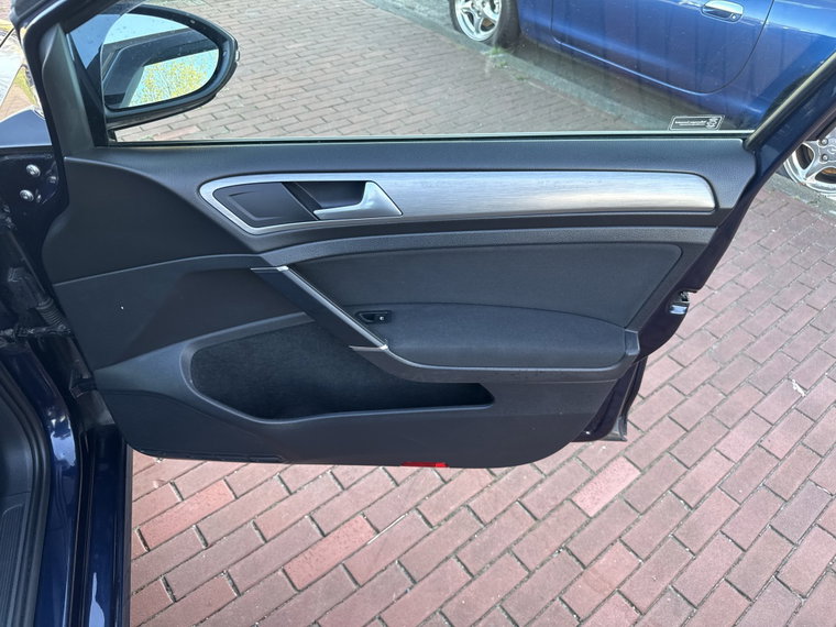 Vehicle Image 52