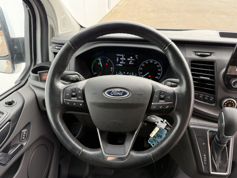 Vehicle Image 25