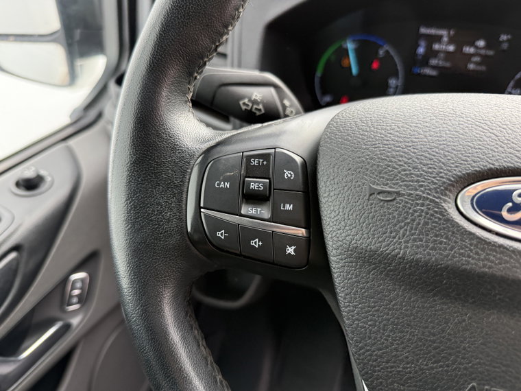 Vehicle Image 26
