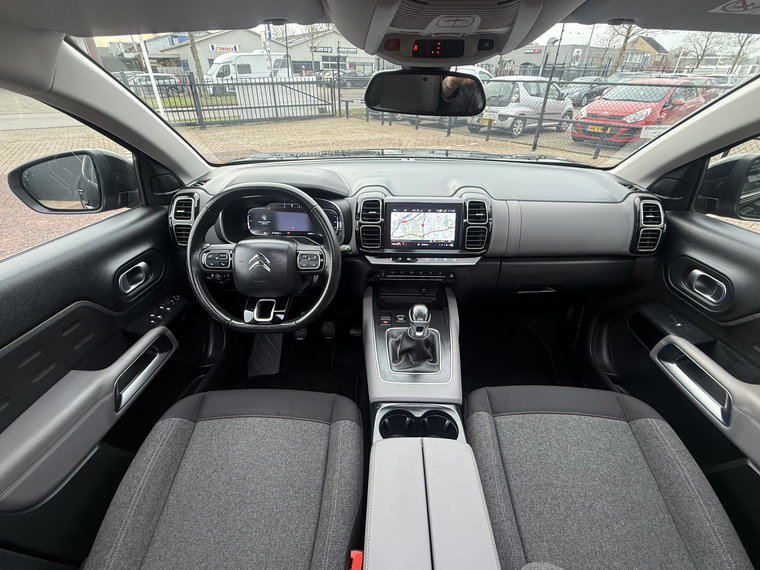 Vehicle Image 16