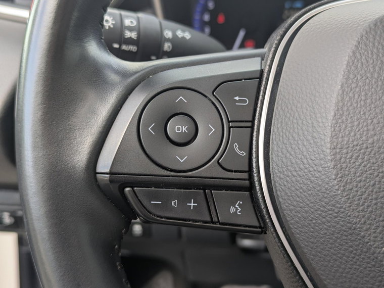 Vehicle Image 25