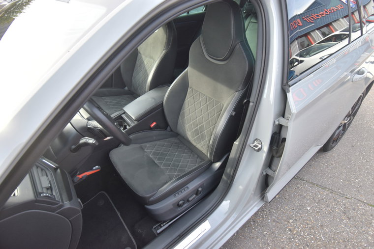 Vehicle Image 28