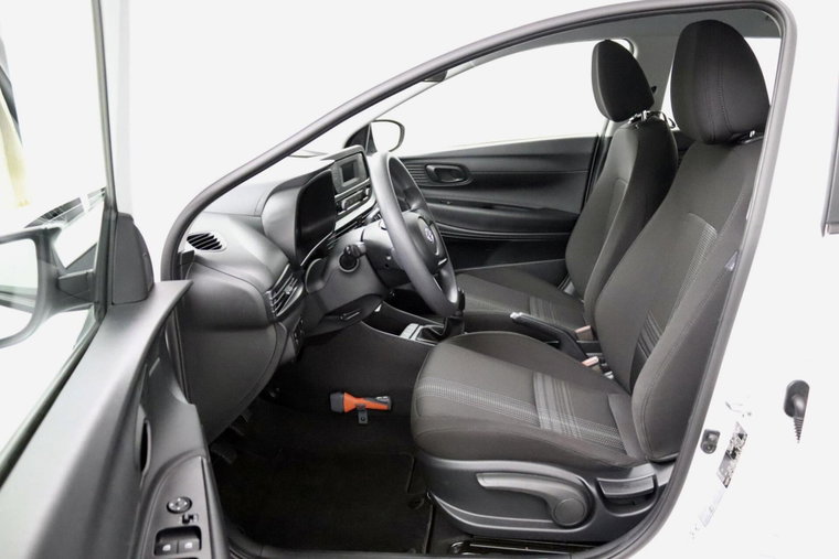 Vehicle Image 12