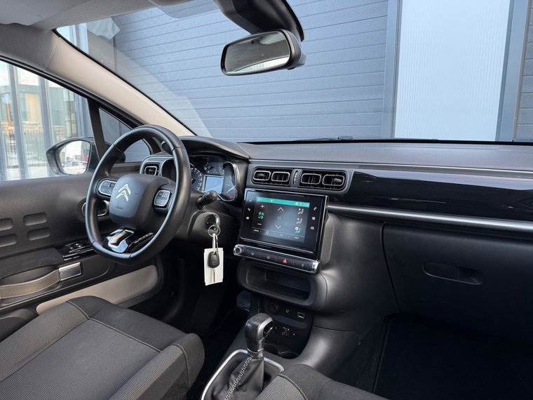 Vehicle Image 11