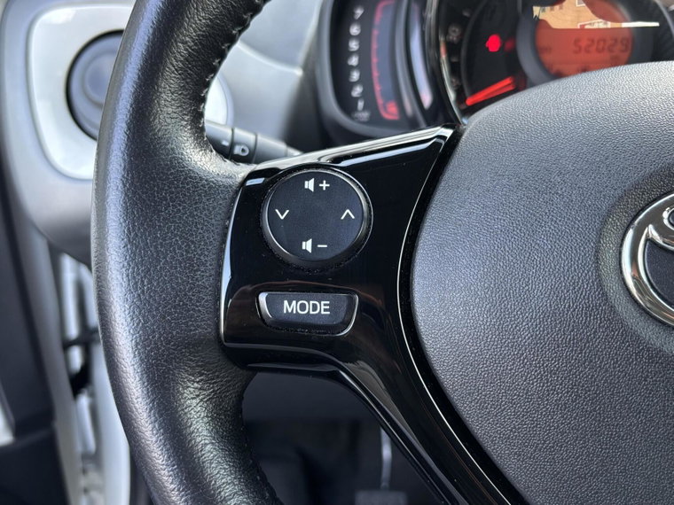 Vehicle Image 21
