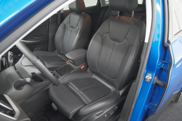 Vehicle Image 23
