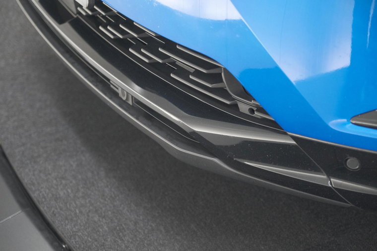 Vehicle Image 11