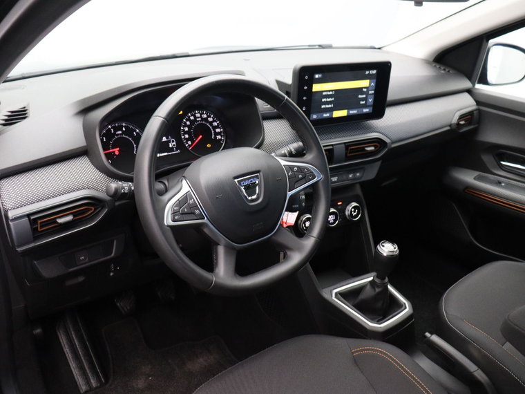 Vehicle Image 16