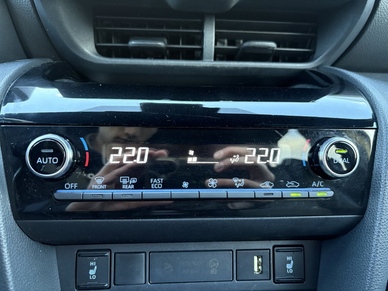 Vehicle Image 23