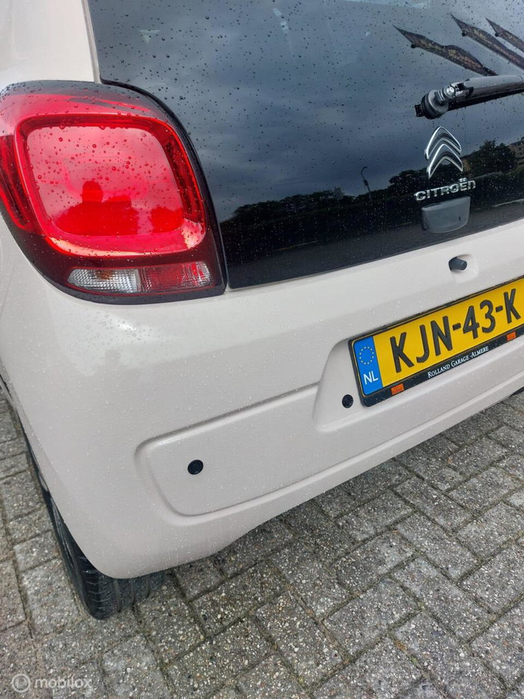Vehicle Image 25
