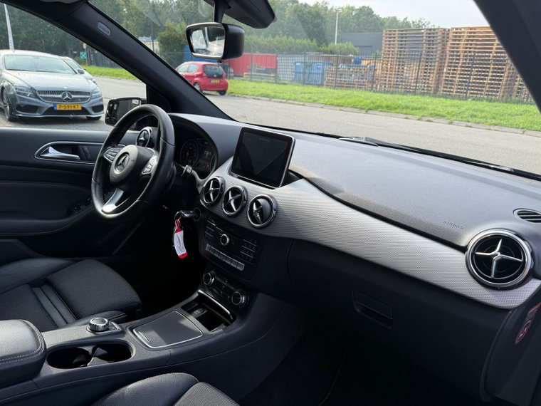 Vehicle Image 40
