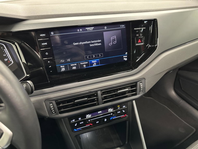 Vehicle Image 38