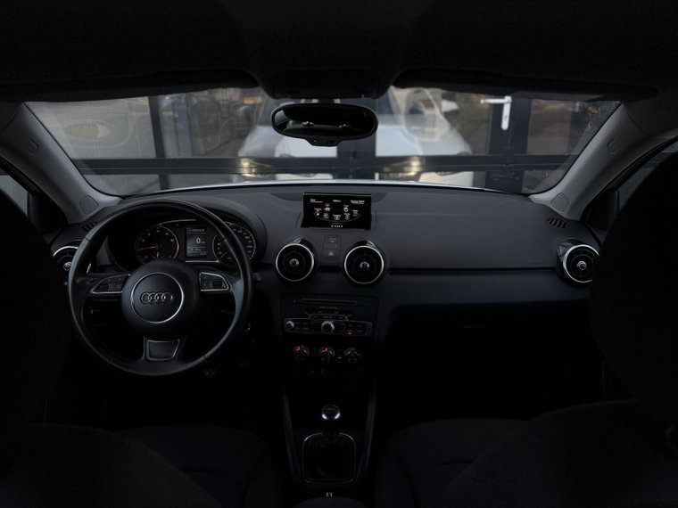 Vehicle Image 15