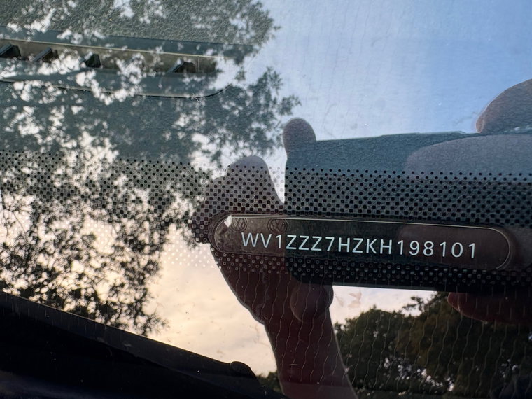 Vehicle Image 35