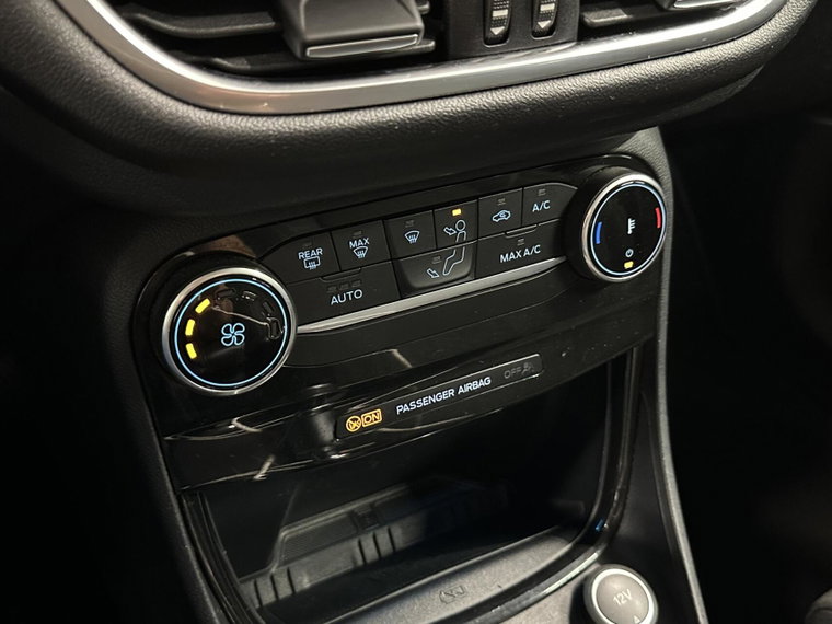 Vehicle Image 32