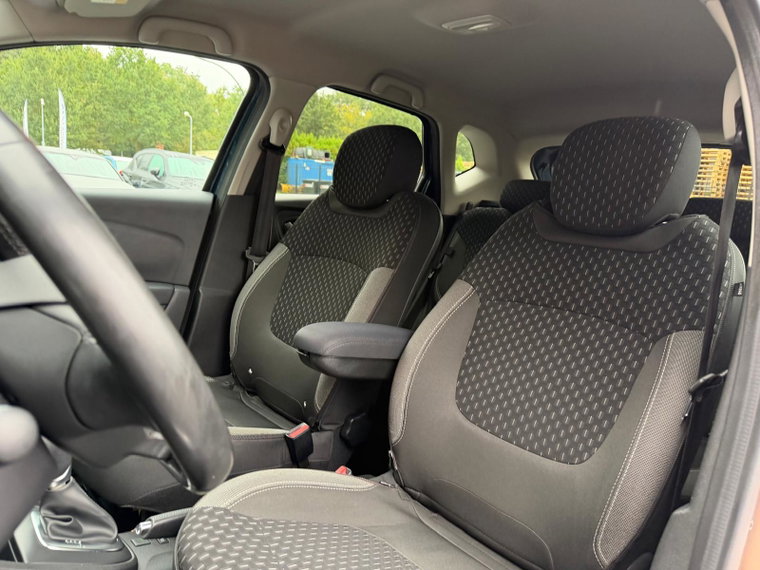 Vehicle Image 30