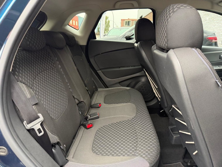 Vehicle Image 32