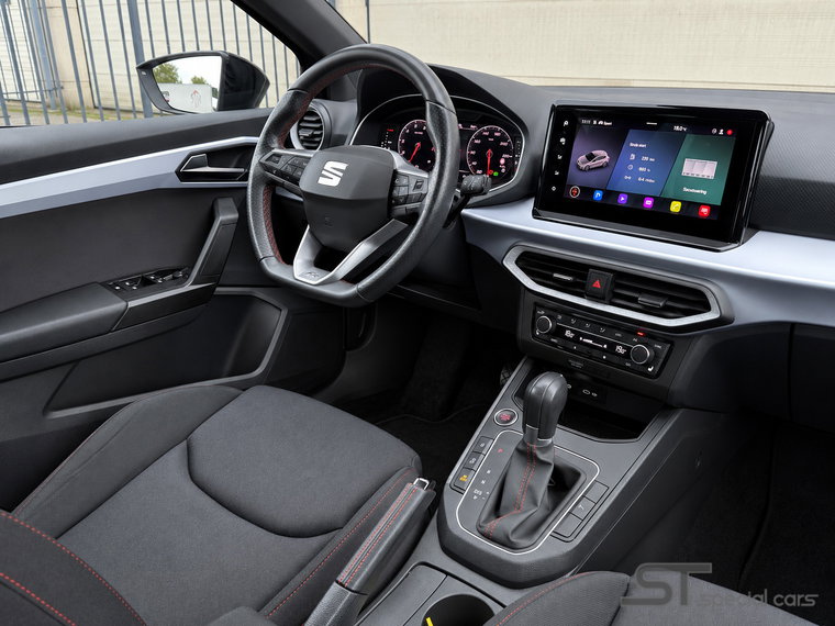 Vehicle Image 9